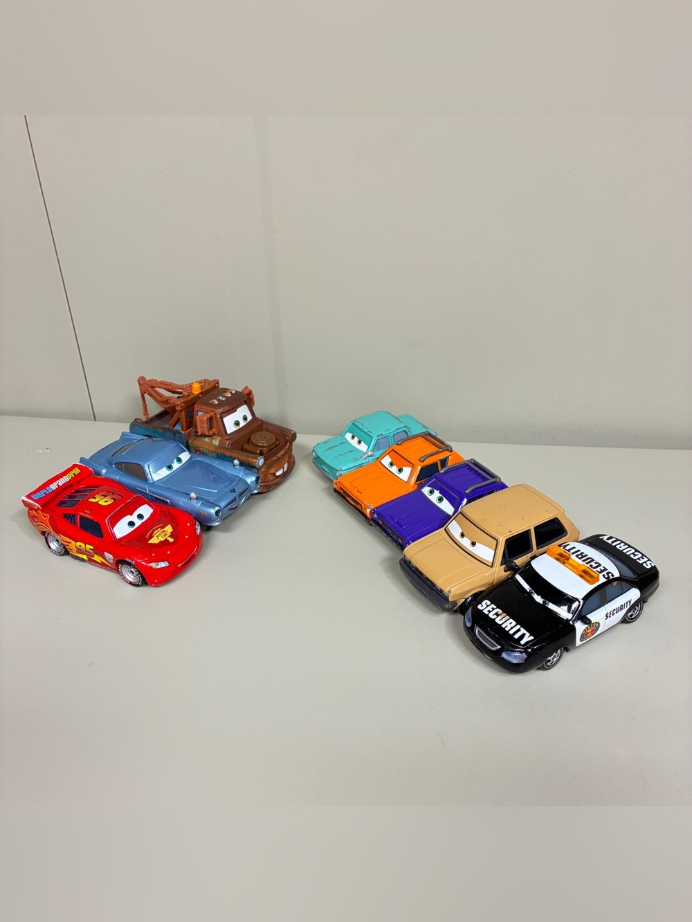 Disney Pixar Cars Diecast Lot 8pc Lightning McQueen Mater Finn McMissile Grem